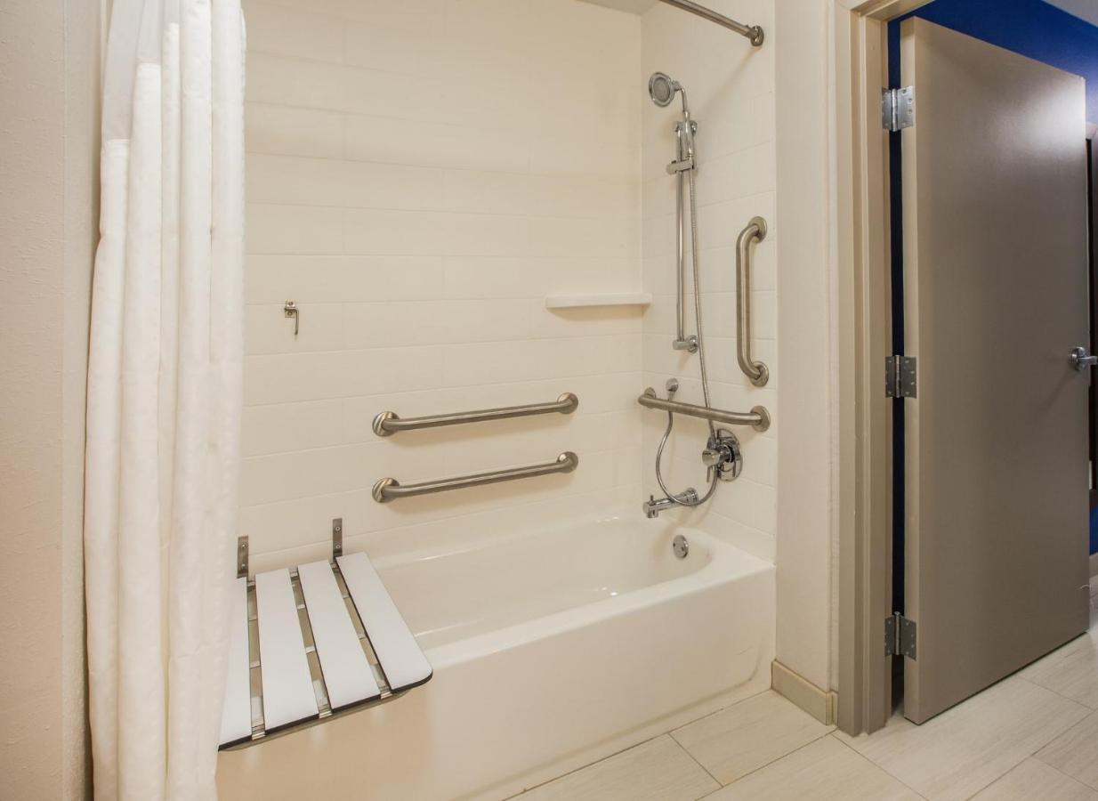 Holiday Inn Express & Suites - Austin - Manor By Ihg Bagian luar foto